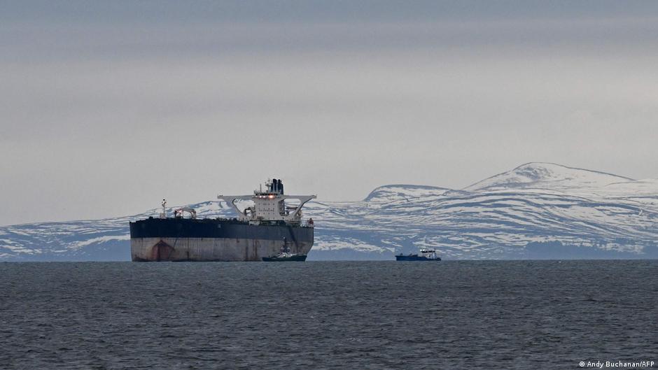 US eases oil sanctions at an ideal time for Russia