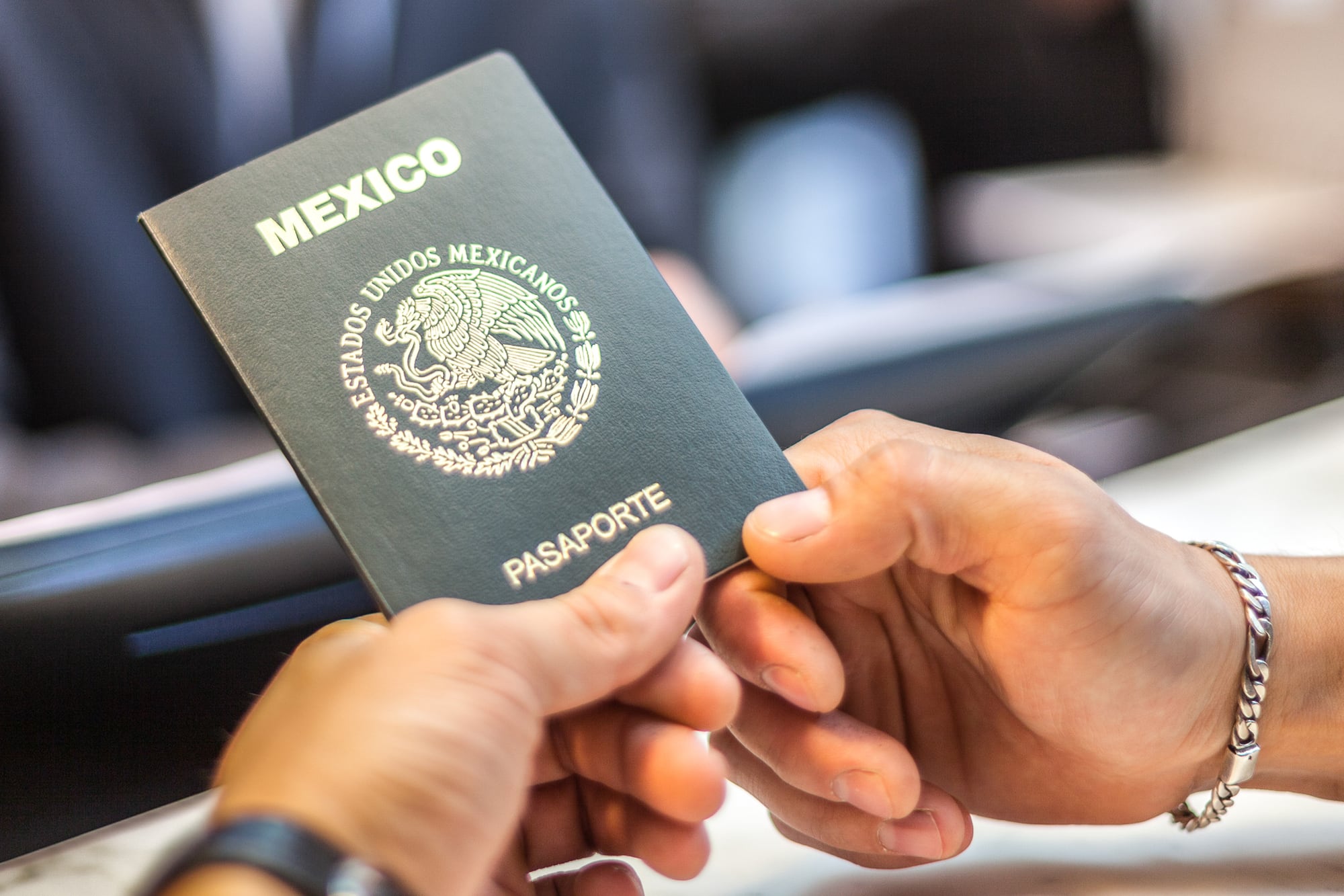 En California: el requisito obligatorio para tramitar el pasaporte mexicano para menores de edad