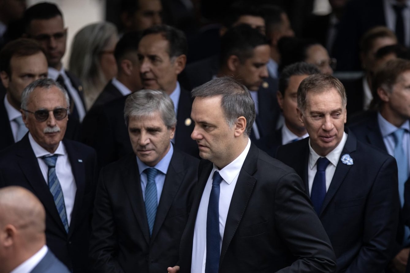 El Gobierno reúne al Gabinete el lunes y le da una nueva foto de respaldo a Adorni