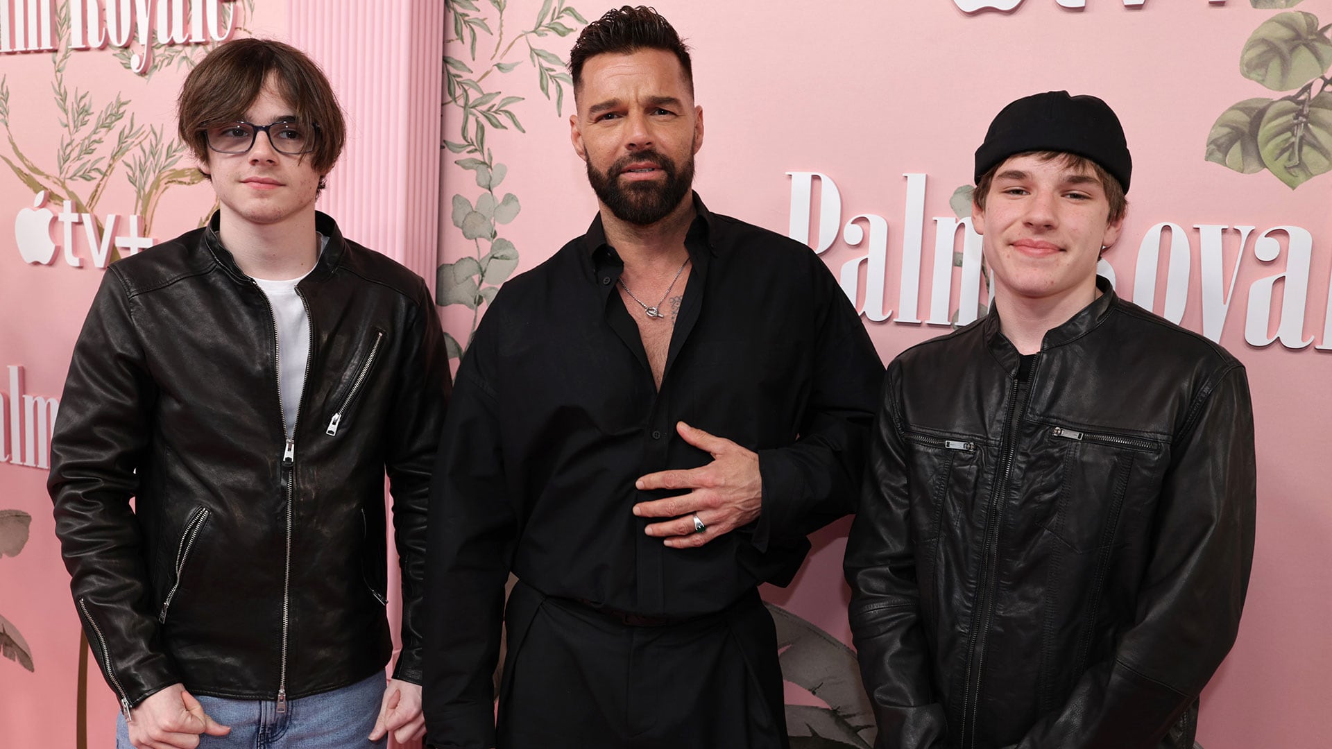 Tino y Matteo, hijos de Ricky Martin, viven intrépidas vacaciones divirtiéndose en un cenote en Yucatán