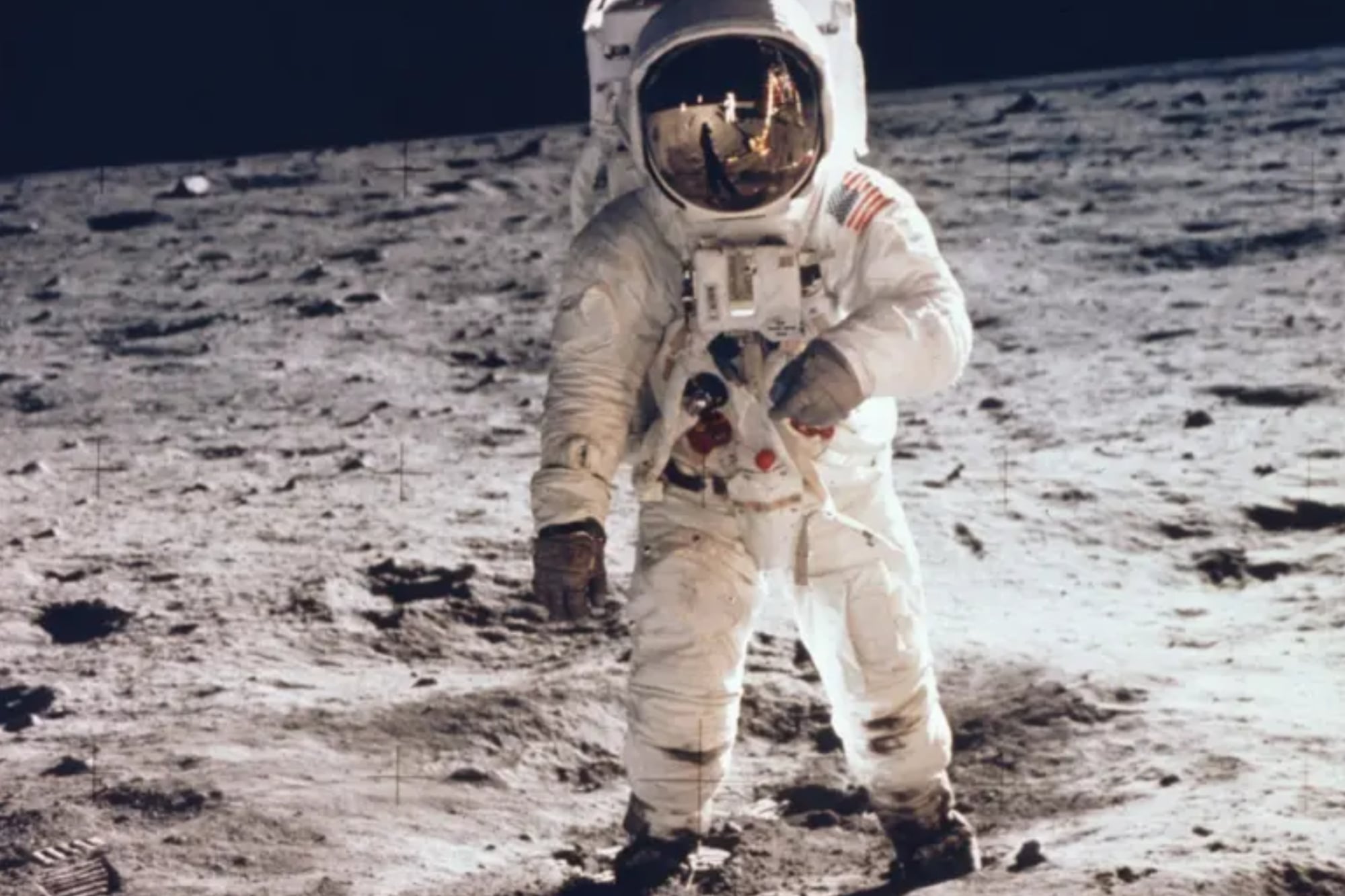 Cincuenta años después: los obstáculos que impiden a los astronautas de Artemis II caminar sobre la Luna