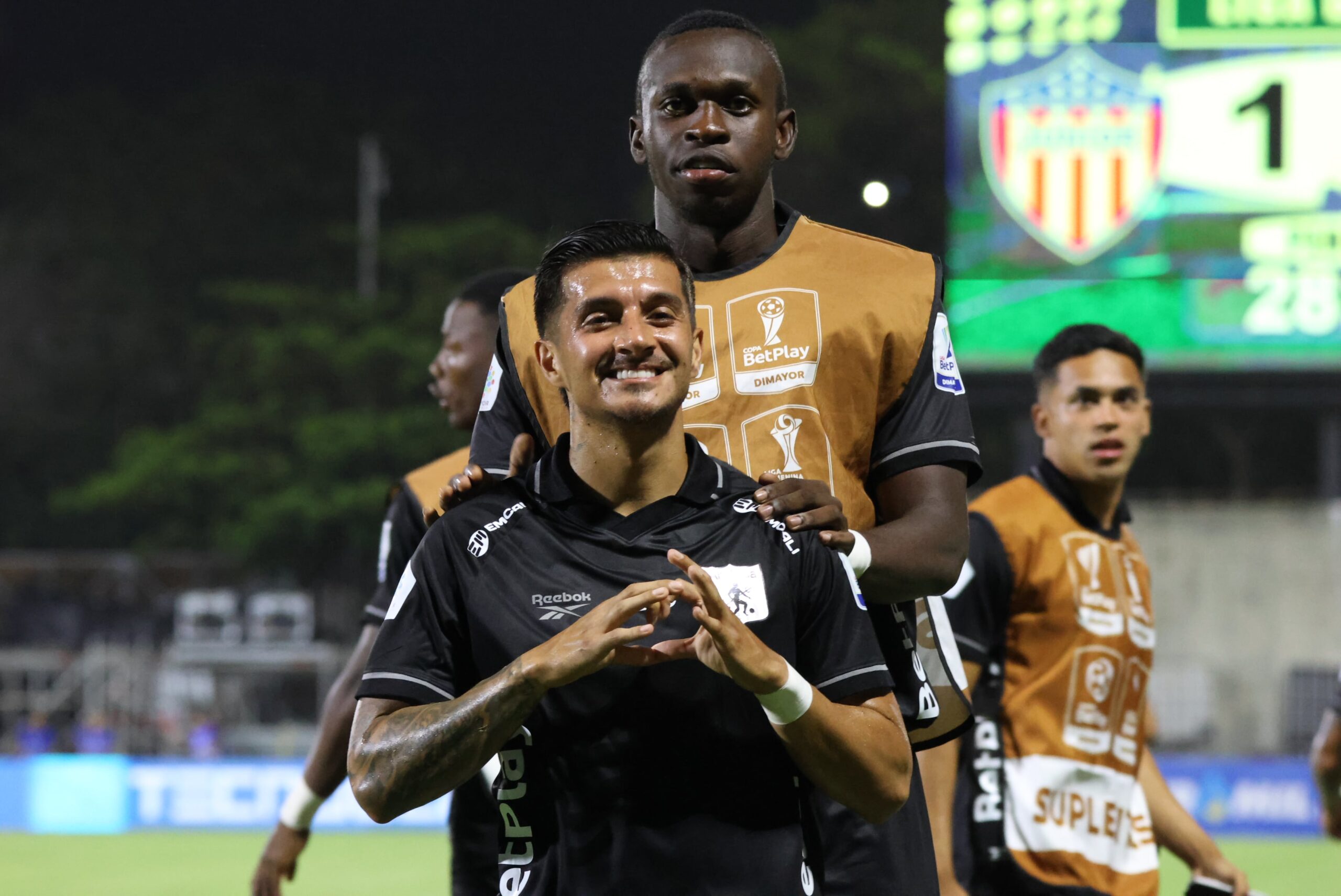 América de Cali estaría obligado a pagar una millonaria suma: todo se debe a Yeison Guzmán