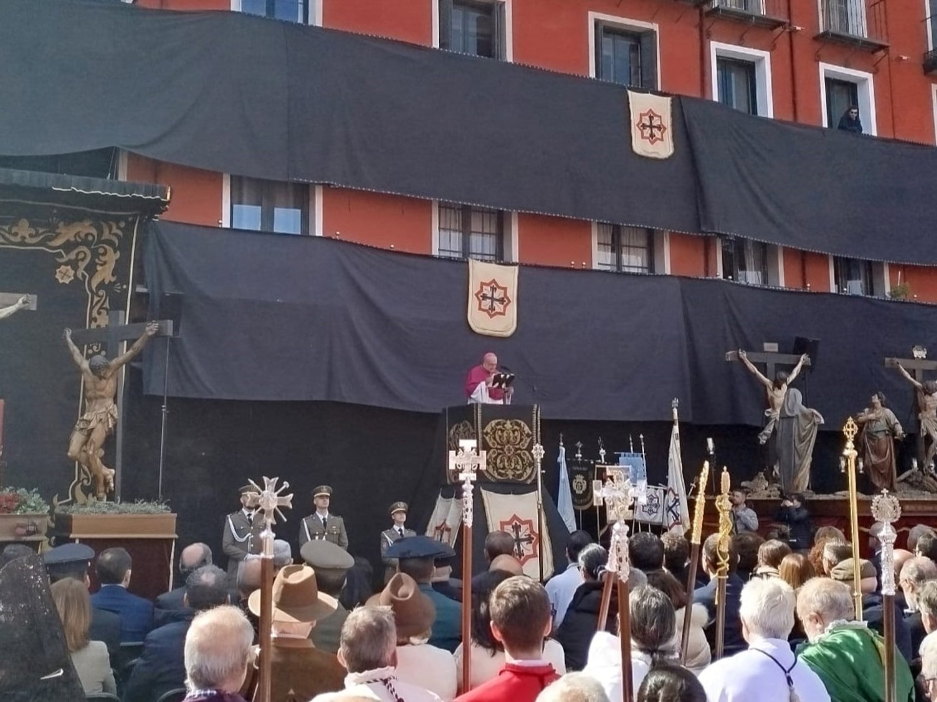 El arzobispo de Oviedo reivindica el “drama de la libertad” frente a la “corrupción” y “verborrea cínica”