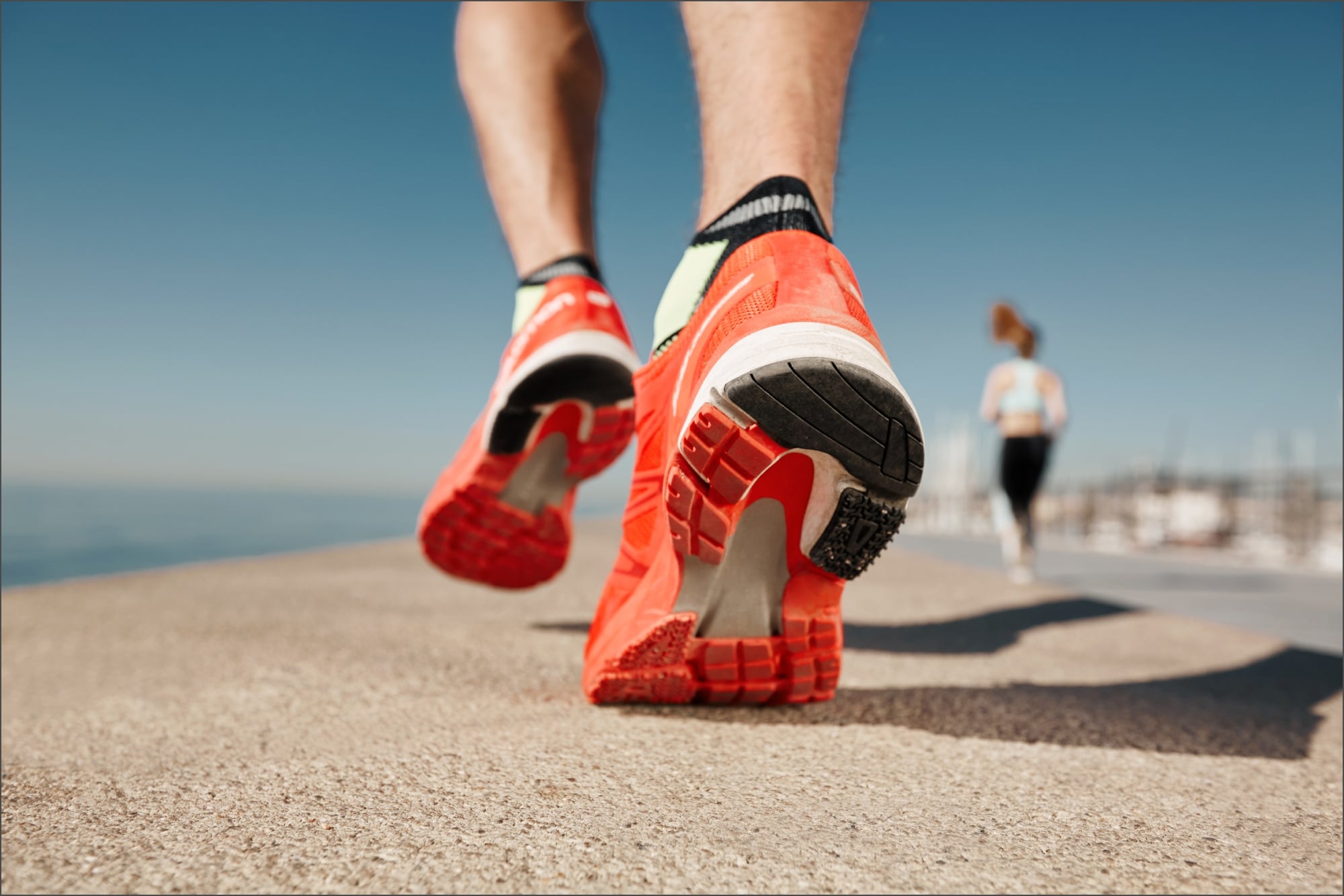 Cuatro señales de que tus zapatillas para correr ya cumplieron su ciclo, según expertos de Harvard