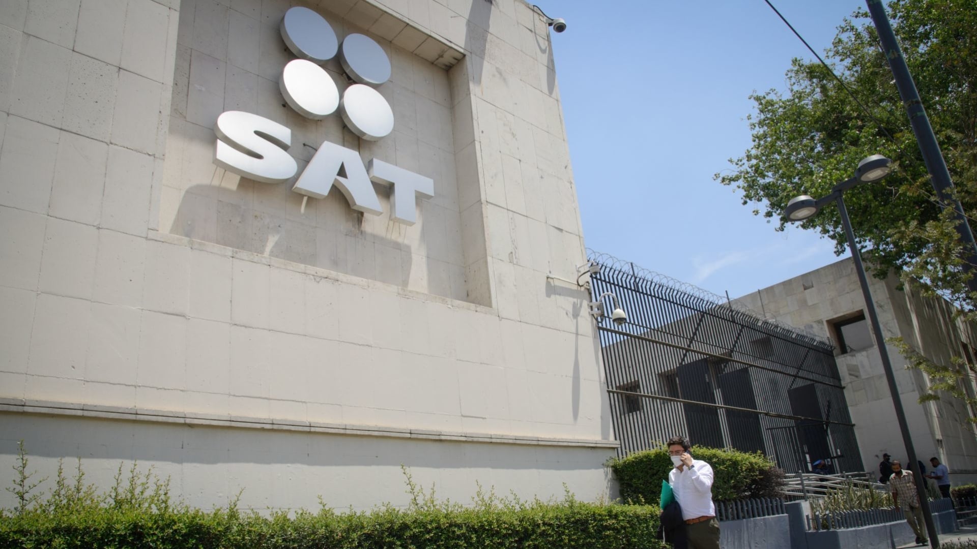 SAT alerta sobre noticias fiscales falsas: esto dijo sobre visitas sorpresa y venta de bienes