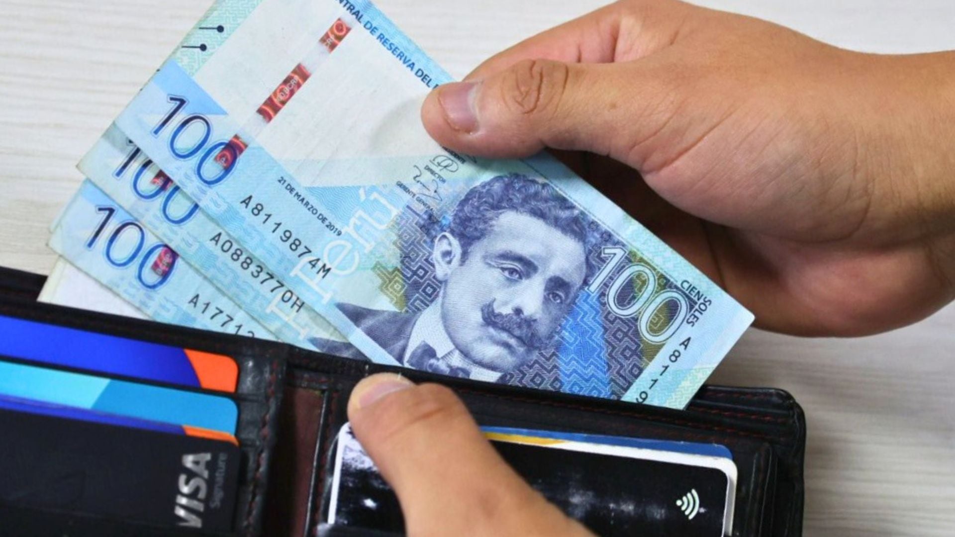 Piden aumento de pensiones a S/1.500 y bono de escolaridad de S/1.000 en negociación colectiva