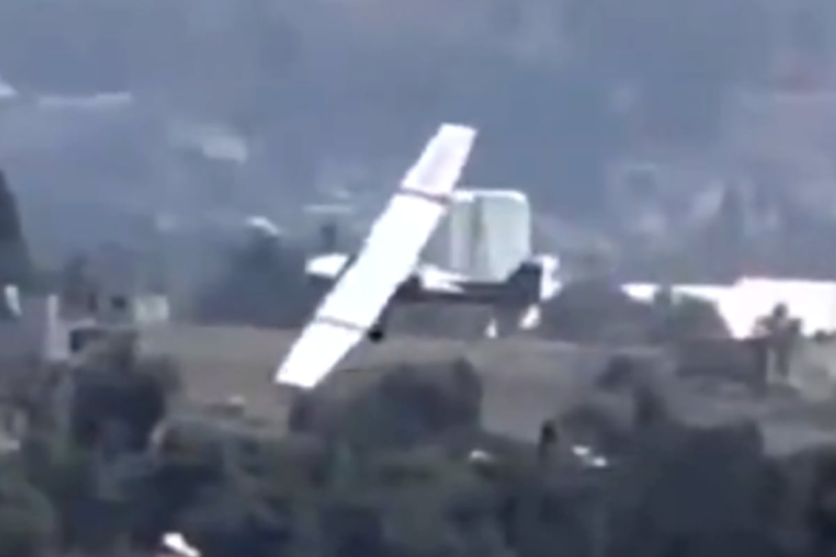 Una avioneta se estrelló instantes después de despegar de un aeropuerto en México: al menos cuatro muertos