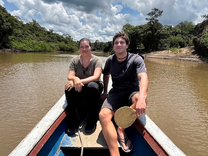 Los dos arquitectos argentinos elegidos por Francisco que construyen en el Amazonas