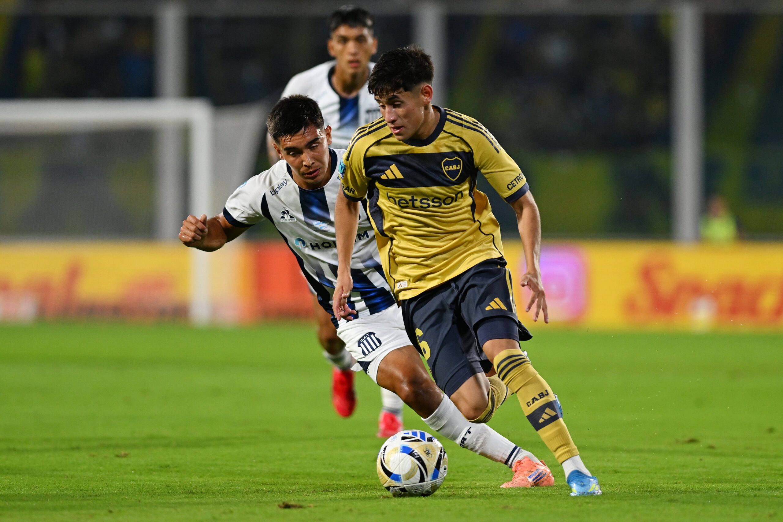 Boca, con más carácter que juego, sacó adelante un partido bravo ante Talleres y llega entonado a la Libertadores