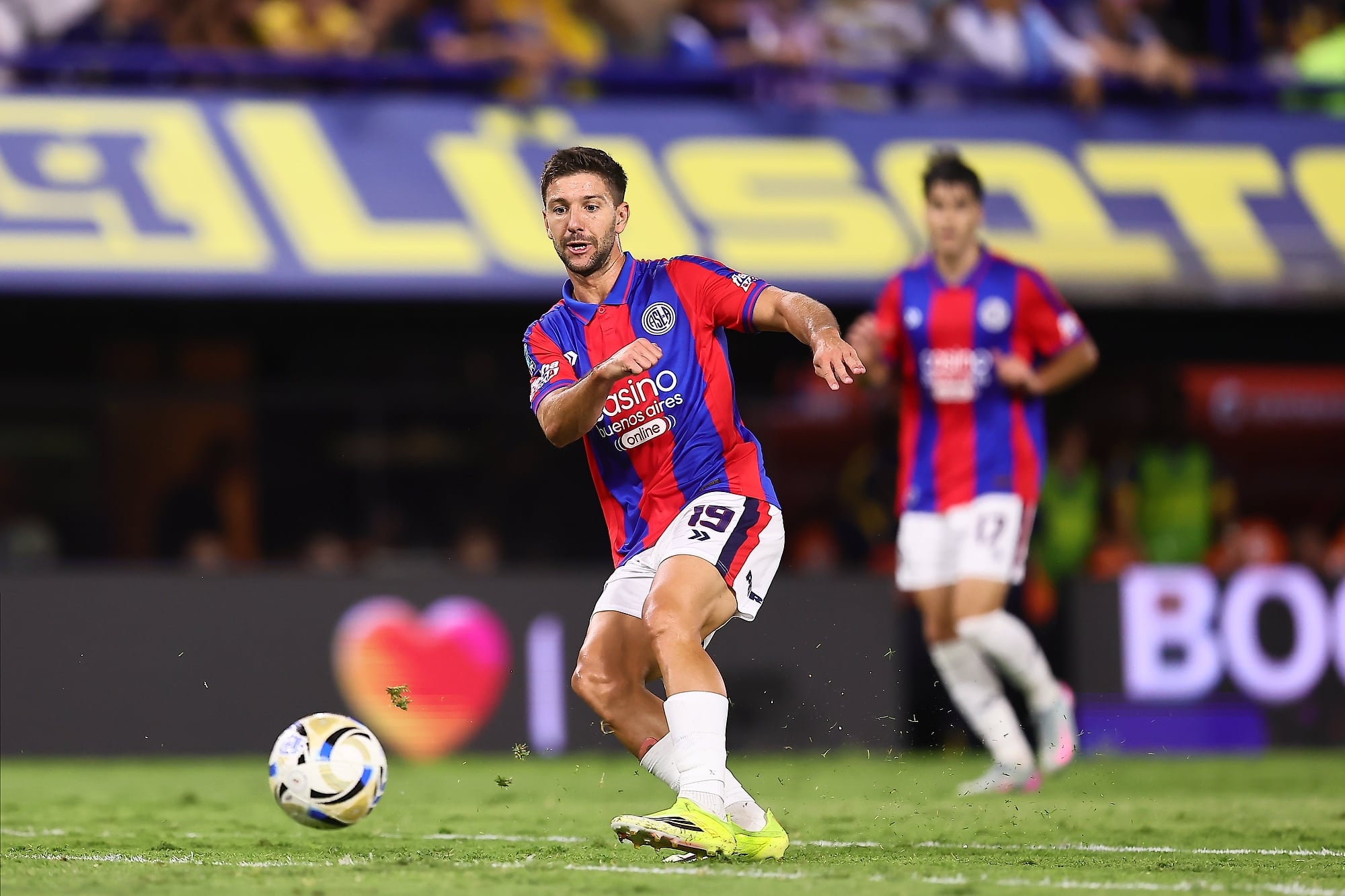 La agenda de la TV del viernes: San Lorenzo en el torneo Apertura, las ligas de Europa, básquetbol y boxeo