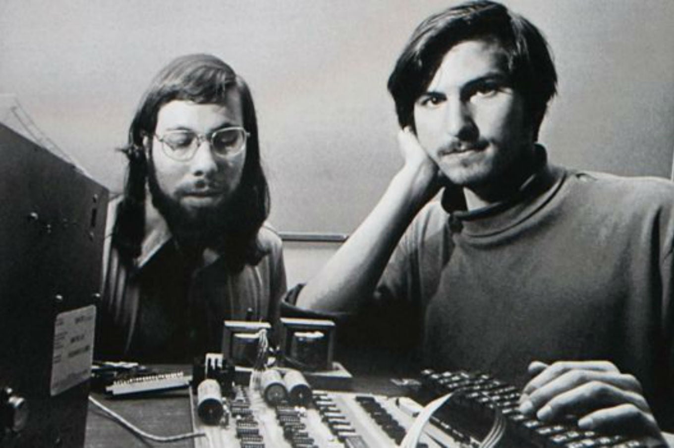 La caja azul, el primer invento de los creadores de Apple que usaron para hacer una broma al Vaticano: “Hola, soy Kissinger”