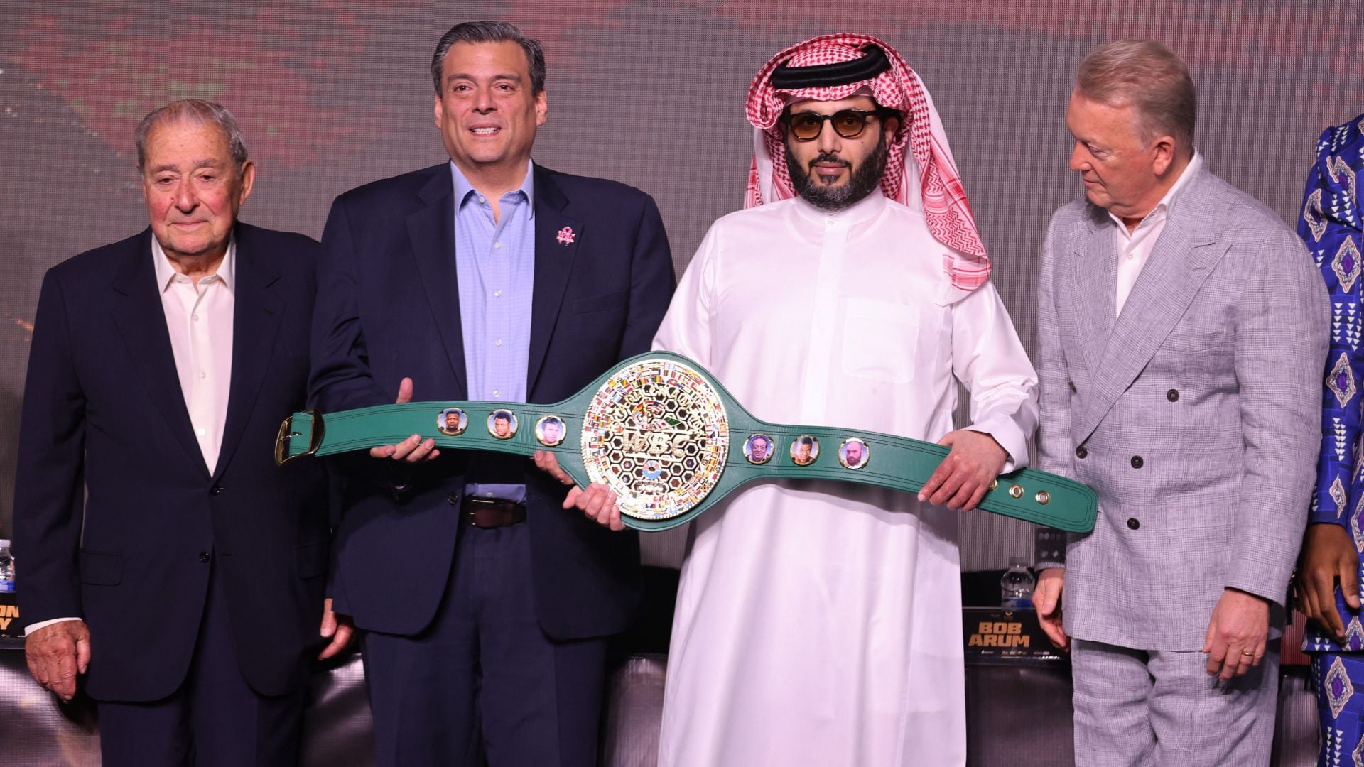 Julio César Chávez acusa a Turki Al Sheikh de “echar a perder” el boxeo mundial