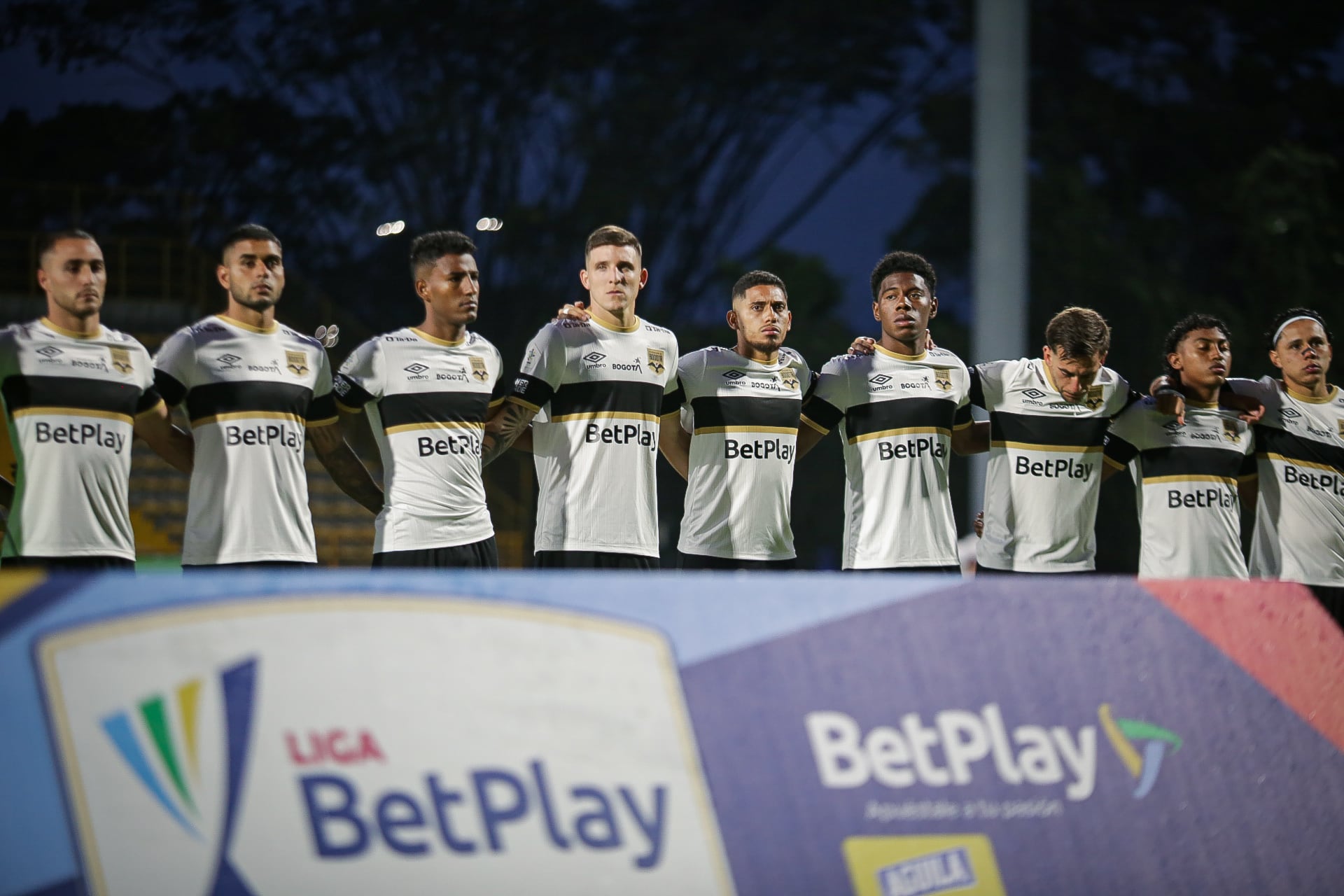 Figura de Internacional de Bogotá sería ojeado por Wolverhampton: se convertiría en compañero de Yerson Mosquera