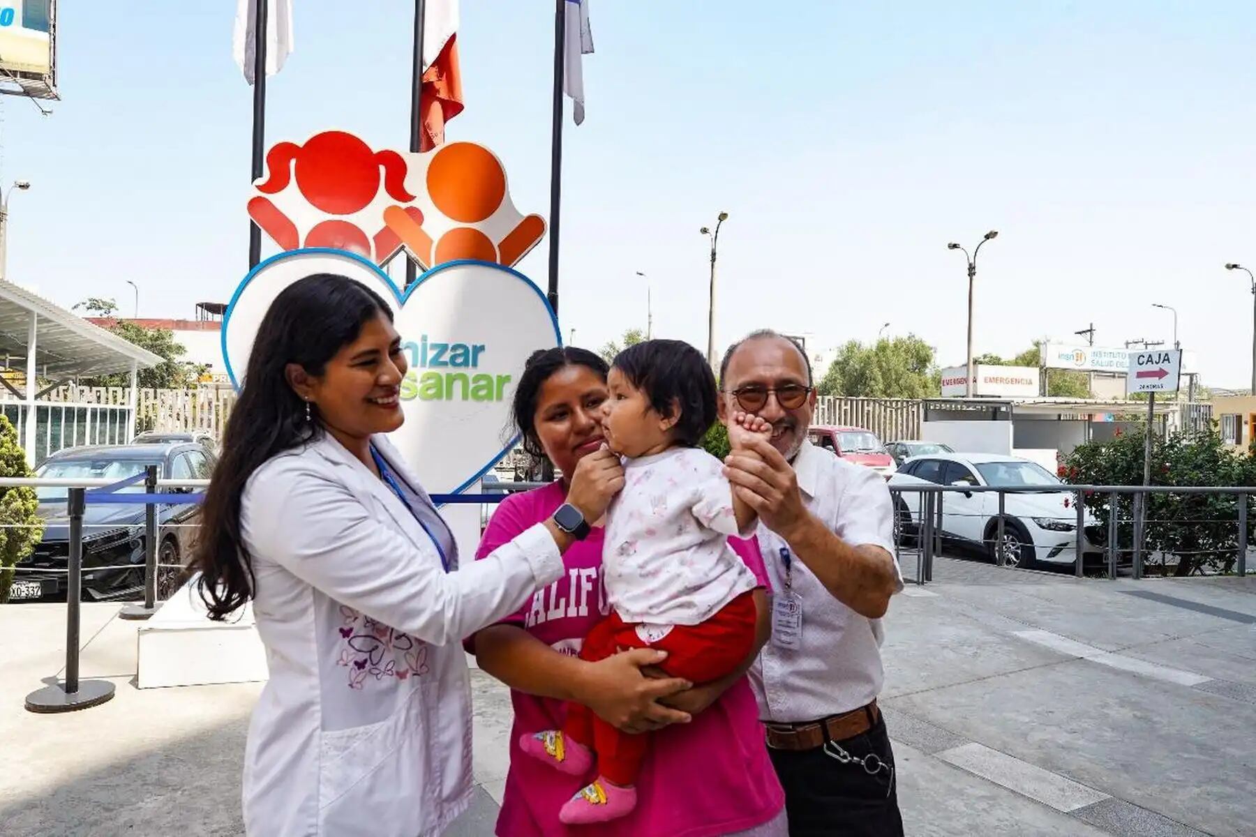 Milagro médico en Perú: extirpan tumor a recién nacida con cirugía sin cortes y mínima invasión