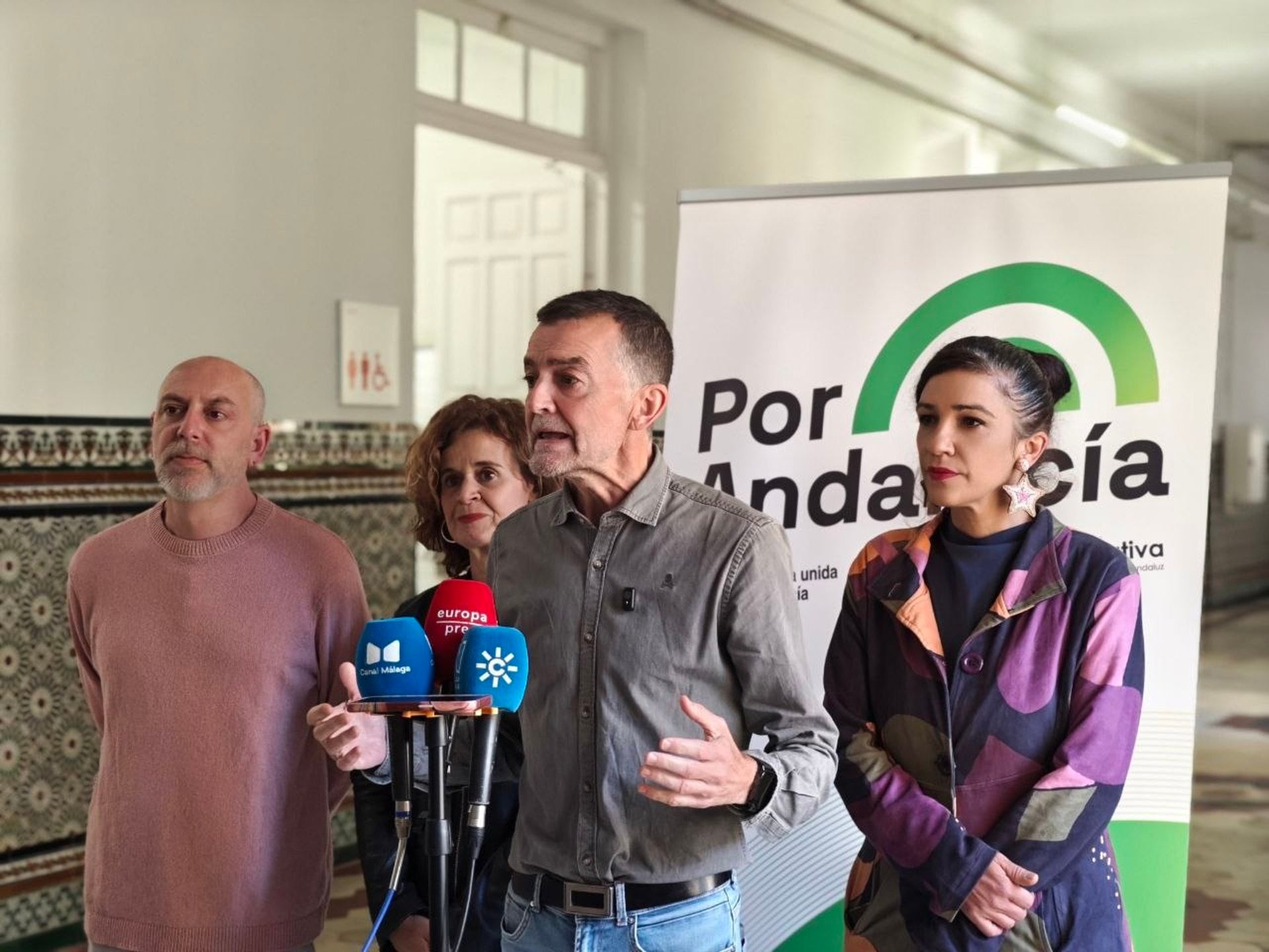 IU y Podemos sellan su acuerdo para confluir en candidatura ‘Por Andalucía’ para las elecciones del 17 de mayo