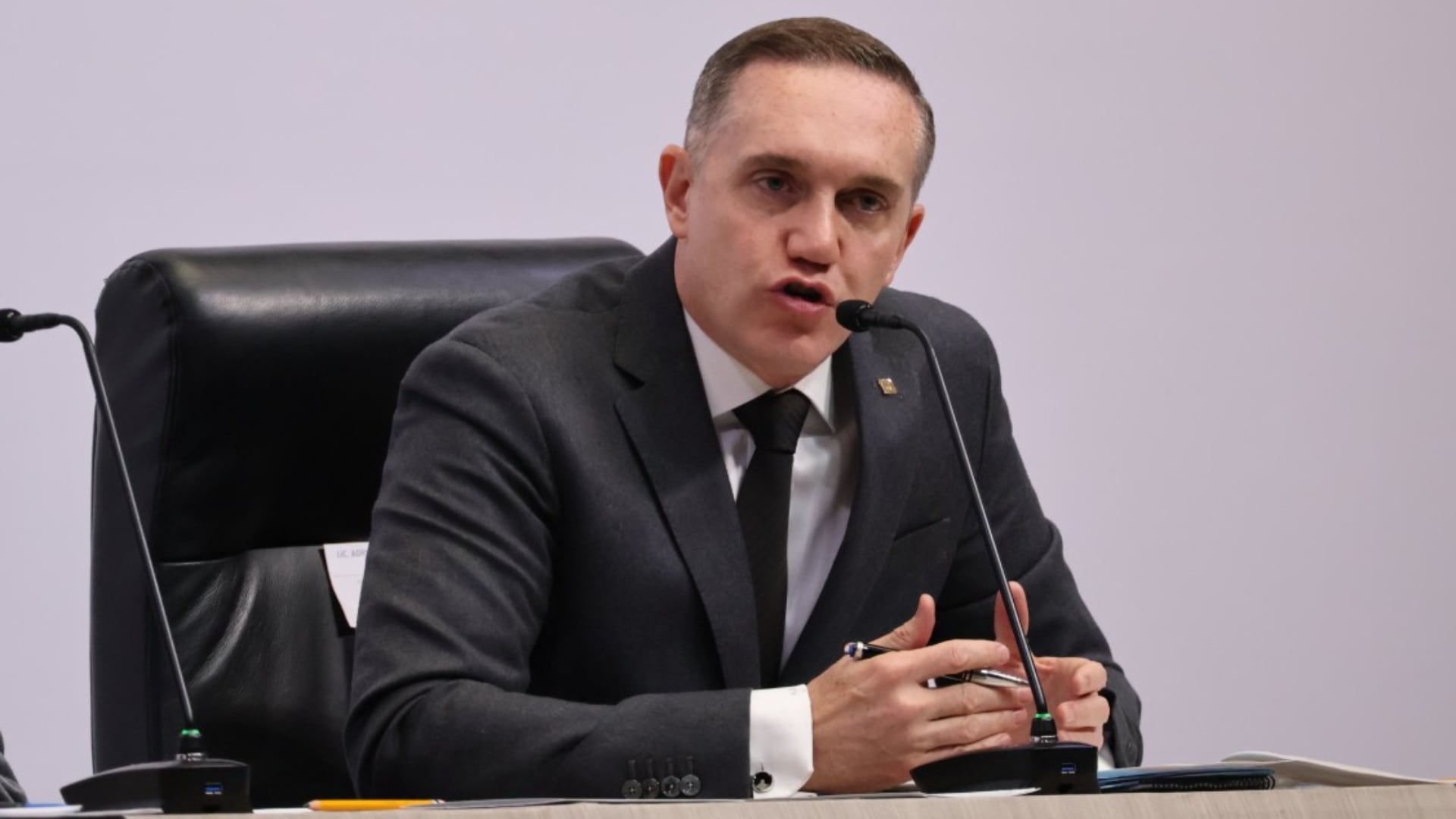 Adrián Rubalcava recibe críticas por enfocarse en actos en Cuajimalpa y descuidar trabajos del Metro de CDMX