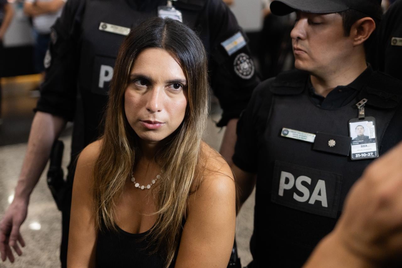 Agostina Páez volvió a la Argentina: cómo fue su llegada y qué dijo apenas aterrizó